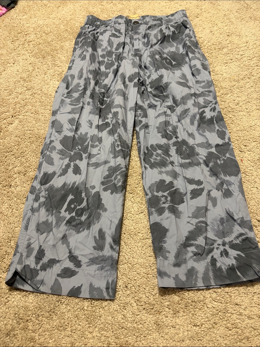 Democracy Gray Floral Croo Pants Size 12  Elastic Waist Pockets